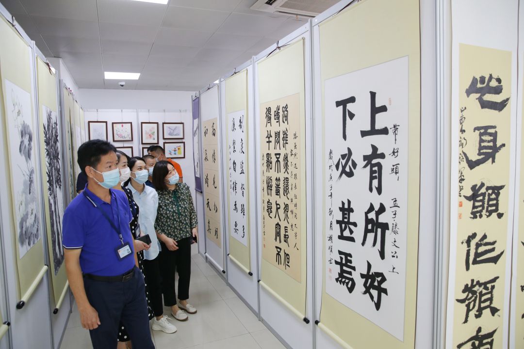 龍華區福城街道舉辦“書香廉韻 清風福城”廉潔文化書畫展活動，組織文化藝術交流